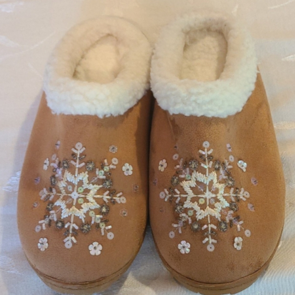 Snowflake Slippers,  size 9-10 women's camel color.